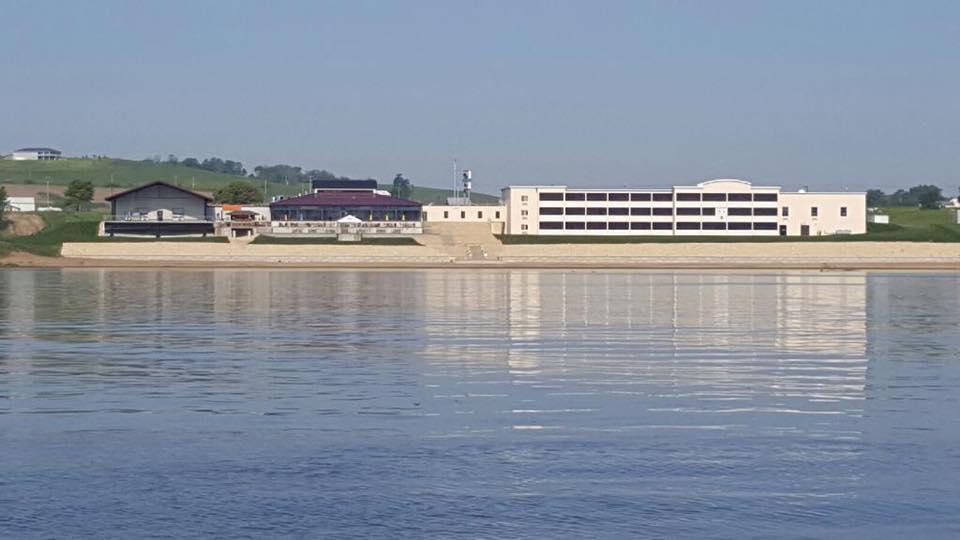 Baymont By Wyndham Bellevue Hotel Buitenkant foto