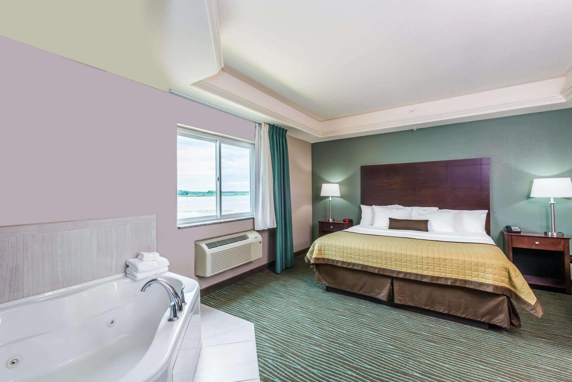 Baymont By Wyndham Bellevue Hotel Buitenkant foto